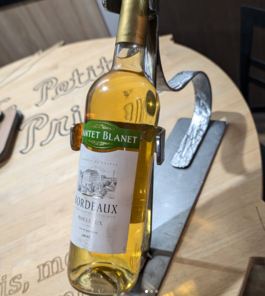 Porte-bouteille en métal réalisé par MA79